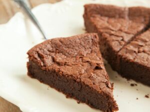 Le Gâteau au Yaourt et au Chocolat Rapide à Préparer