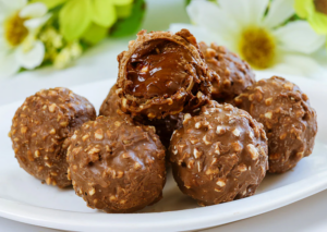 Faites cette recette de rochers aux noisettes et au chocolat pendant le temps des fêtes et obtenez des réactions de stupéfaction de la part de vos invités.
