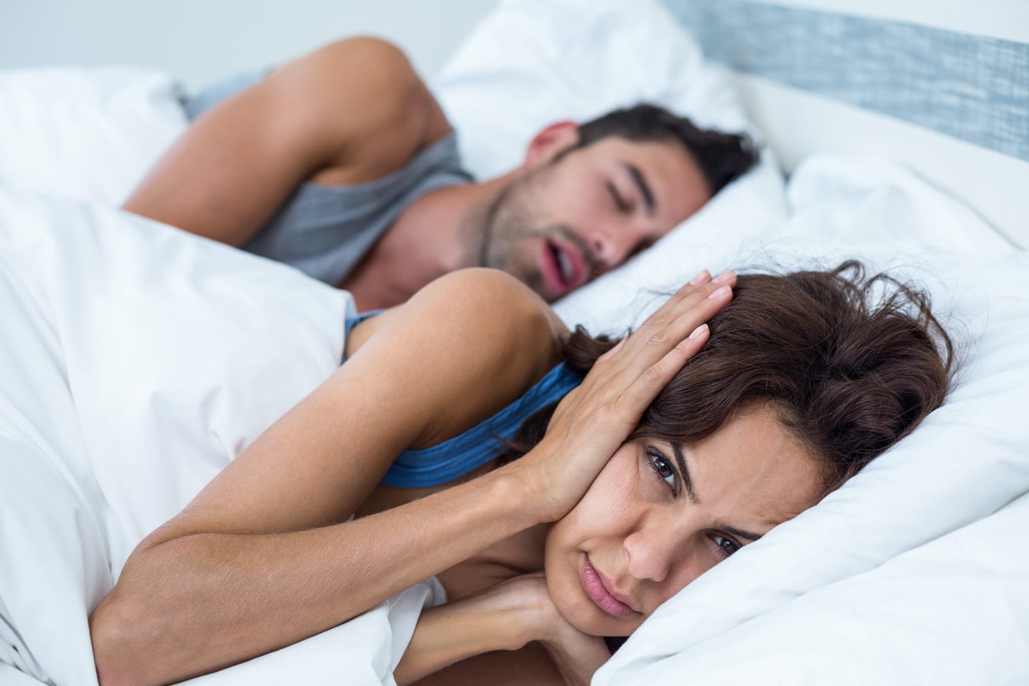 Quelques astuces pour dormir à côté d’un ronfleur