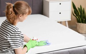 Comment nettoyer votre matelas avec du vinaigre et de l'alcool
