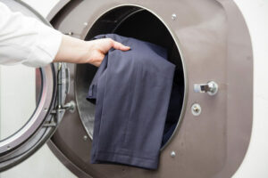 Nettoyage à sec quand l'utiliser et comment éliminer les taches tenaces