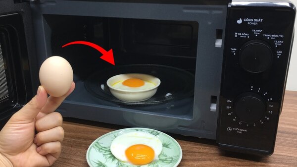 astuces pour cuire les œufs au micro-ondes que vous auriez aimé connaître plus tôt !