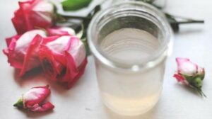Fabrication d'eau de rose maison