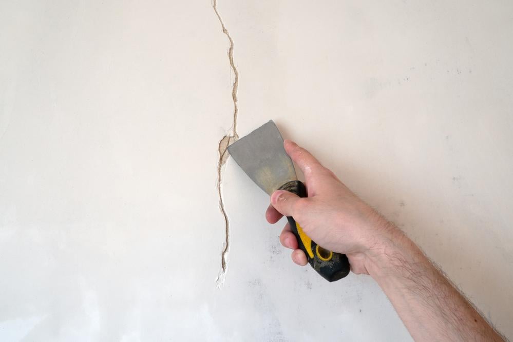 réparer une fissure sur le mur