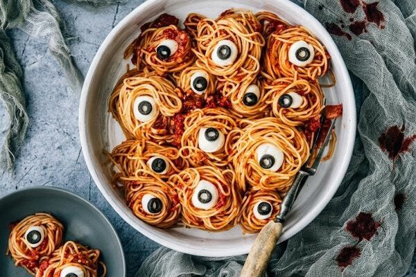 Spaghetti Ensanglantés Halloween : Recette Repas Effrayant